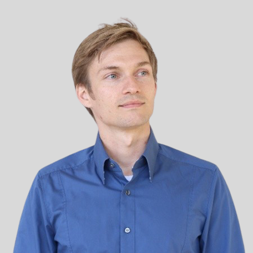 Dr. Alexander Regnat